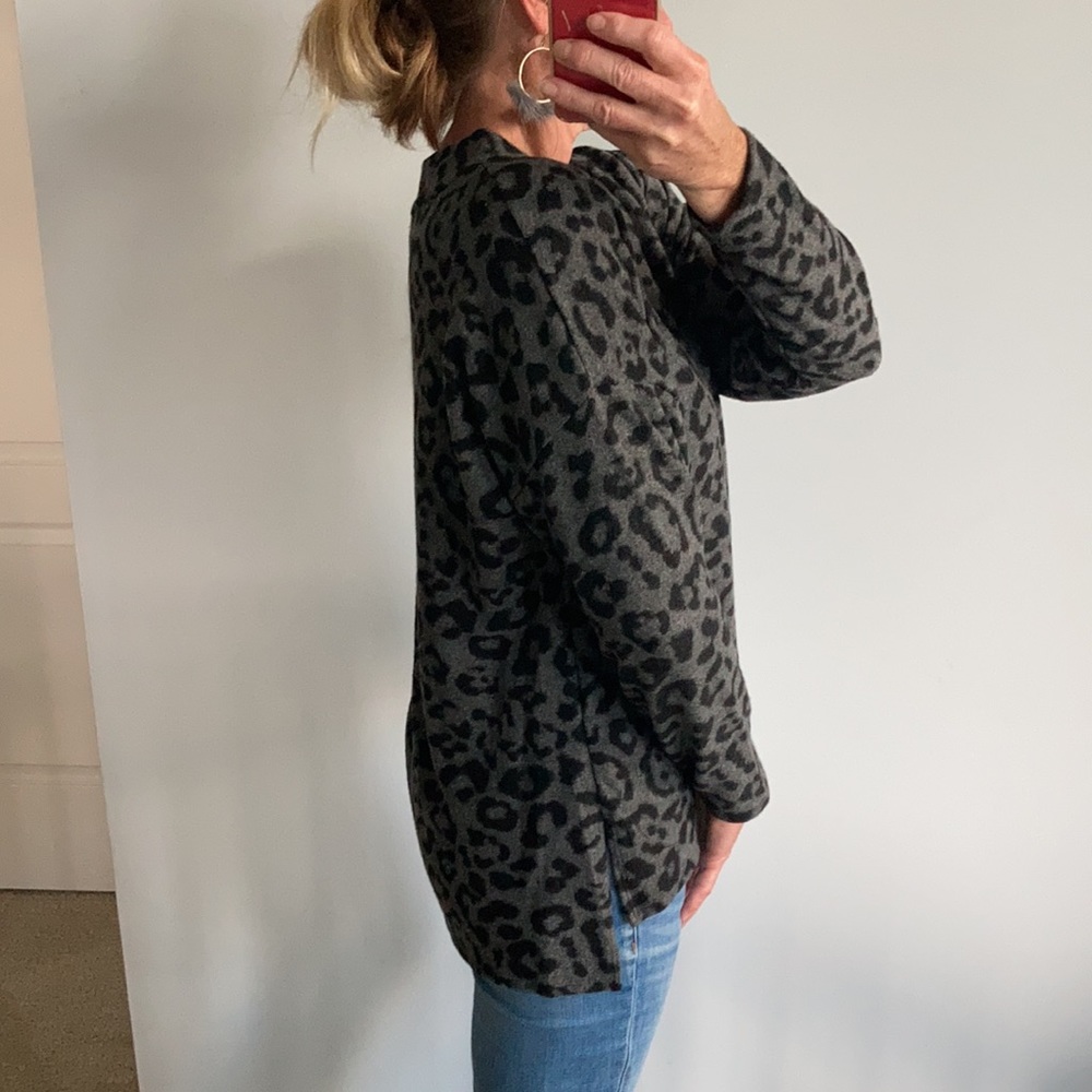 Long Sleeve Animal Print Tunic Top - Picture 4 of 7